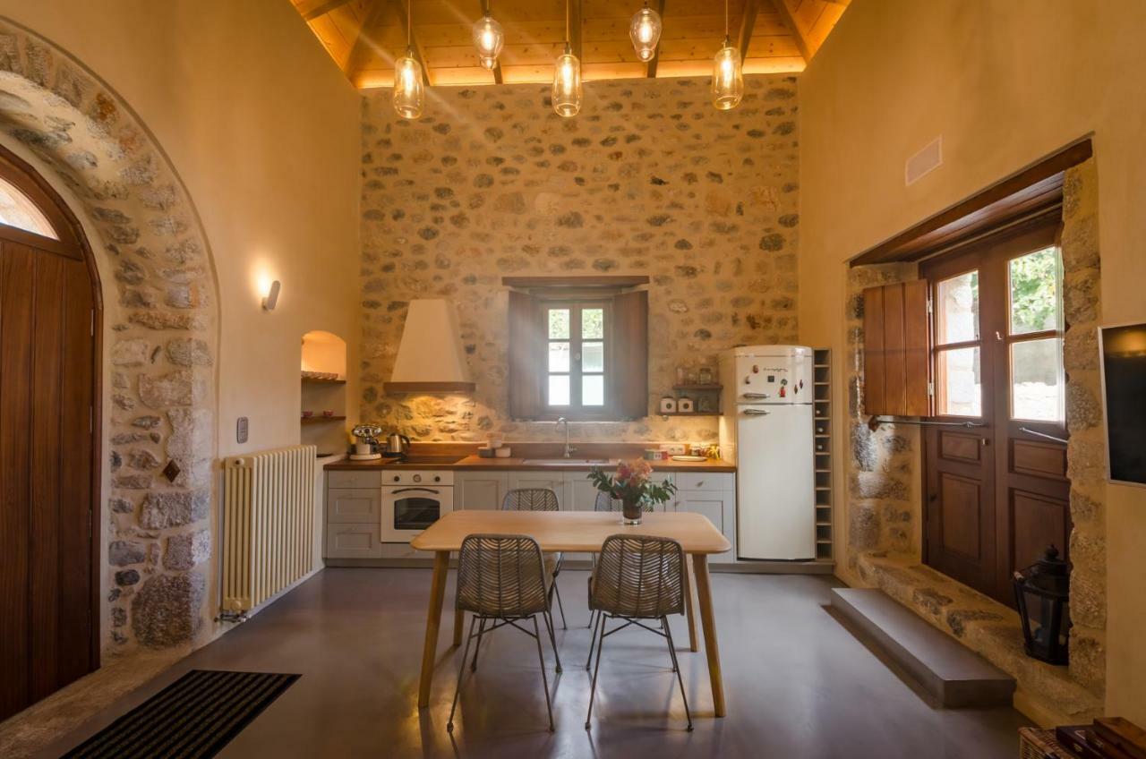 Villa Panthemis Leonídion Exterior foto